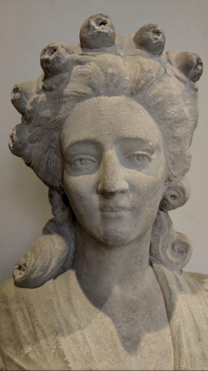 Large Bust Of Marie Antoinette, In Stone, France 19th Century -photo-2