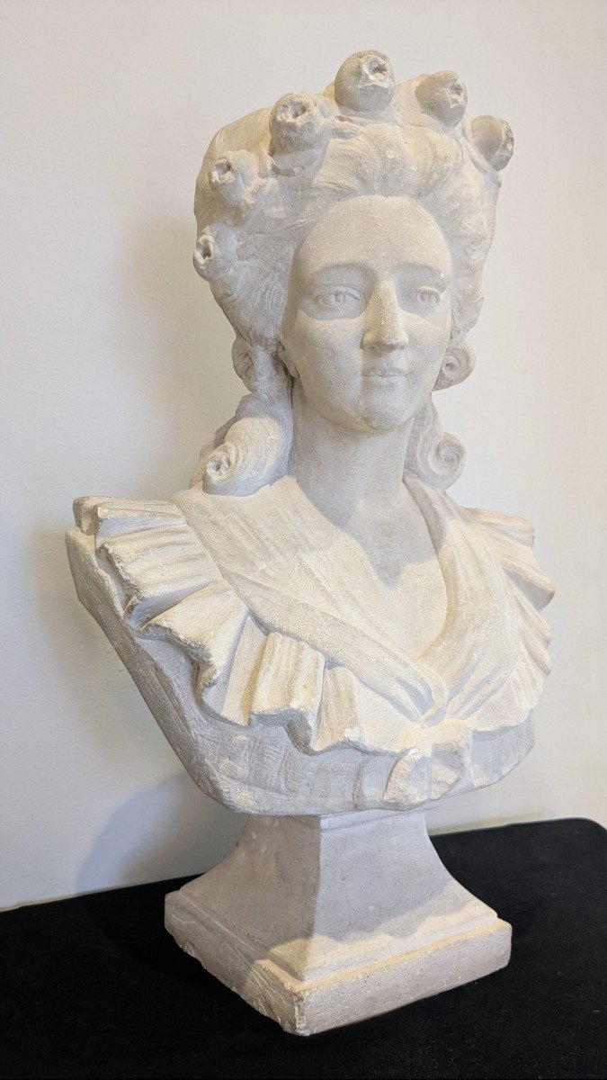 Large Bust Of Marie Antoinette, In Stone, France 19th Century -photo-1