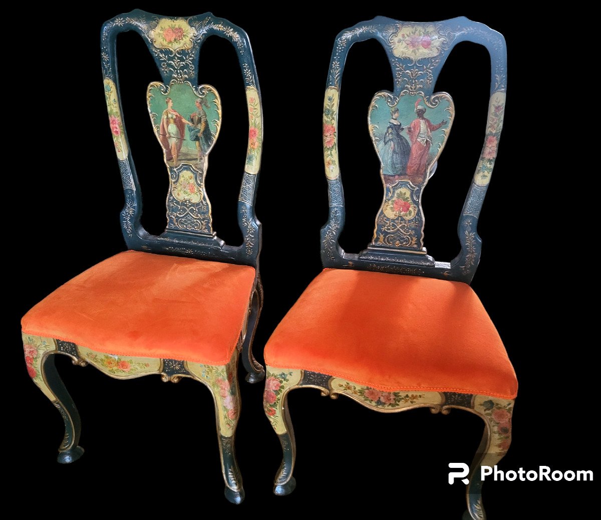 Pair Of Spectacular Venetian Chairs Painted In Carved Wood From The 18th Century