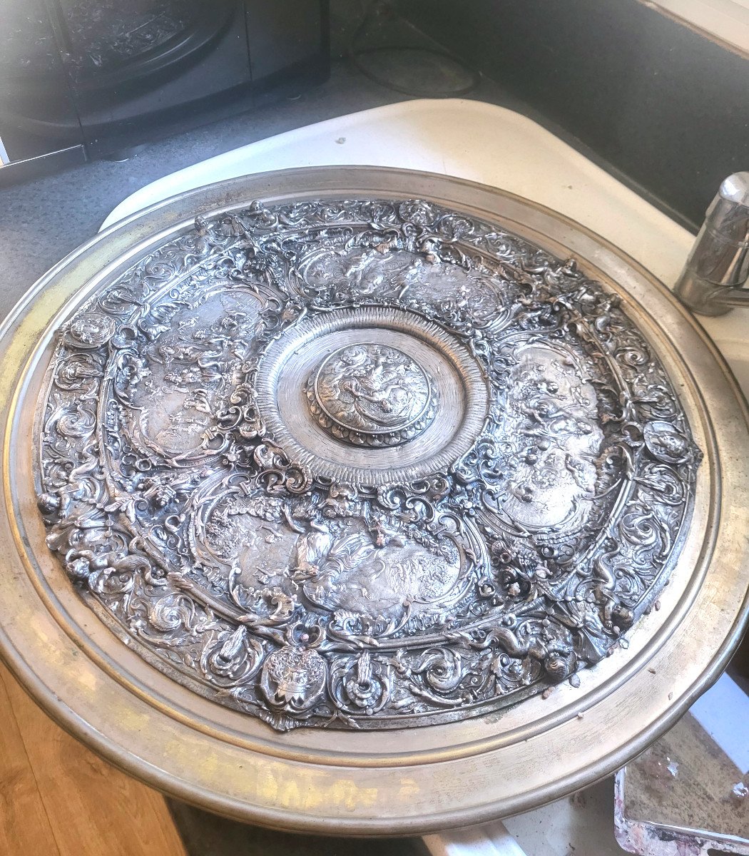 Decorative Dish In Cast Bronze And Pewter, Chiseled, Goldsmith's Work From The 19th Century, Renaissance Style