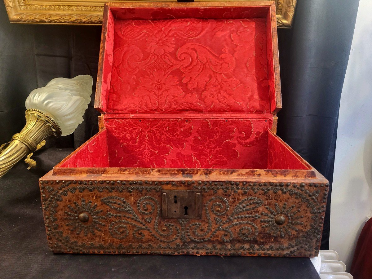 Louis XIV Period Wooden Messenger Box Covered In Leather-photo-4