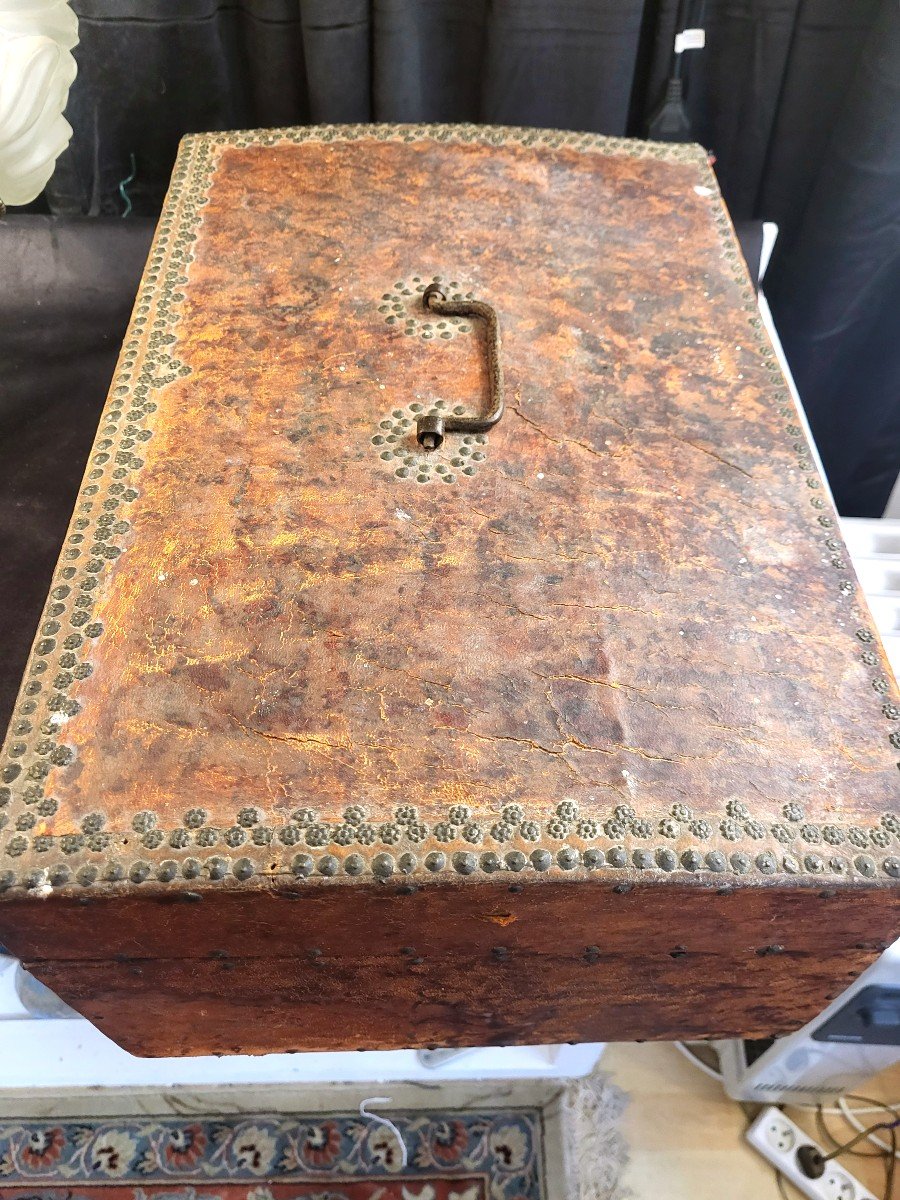 Louis XIV Period Wooden Messenger Box Covered In Leather-photo-2