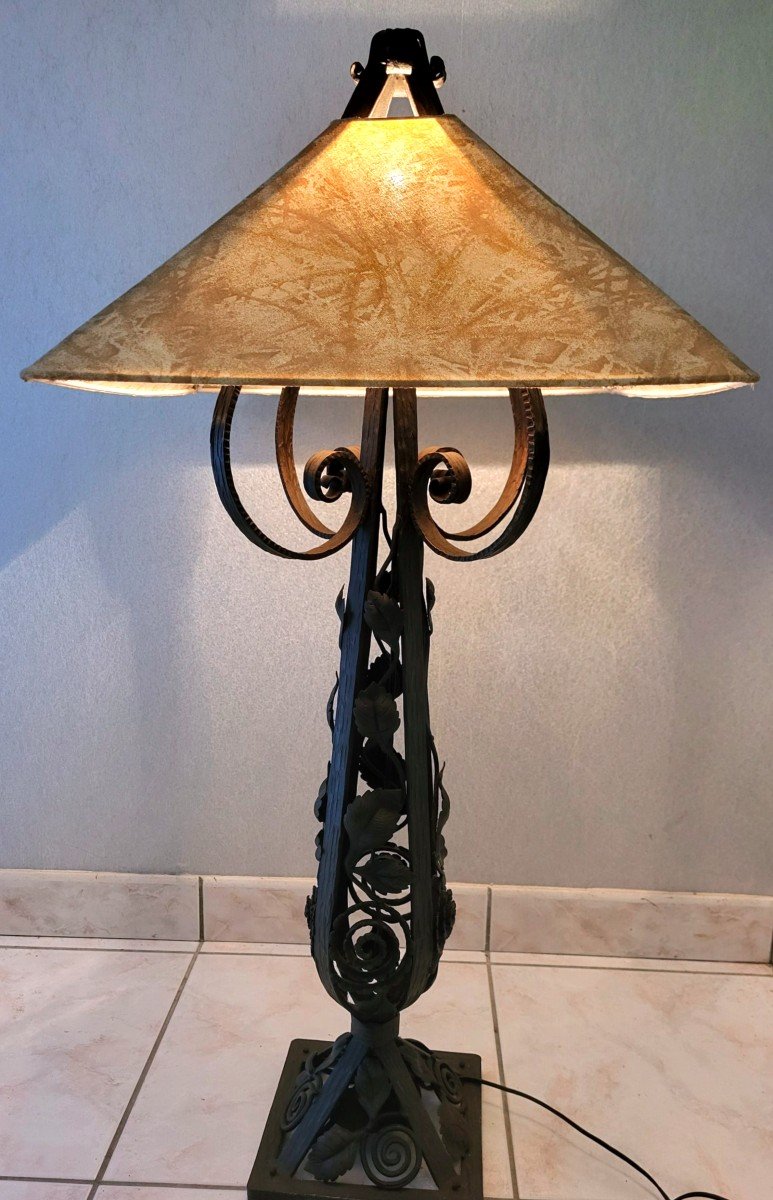 Lampe sculpturale en fer plein, Epoque Art Deco, circa 1930