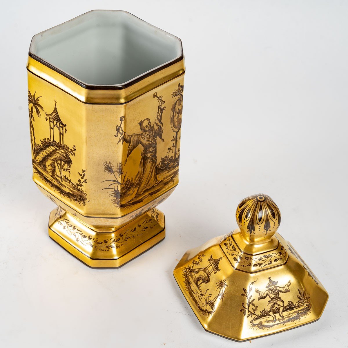 Pharmacy Jar "le Tallec" Chinoiseries On A Gold Background-photo-2