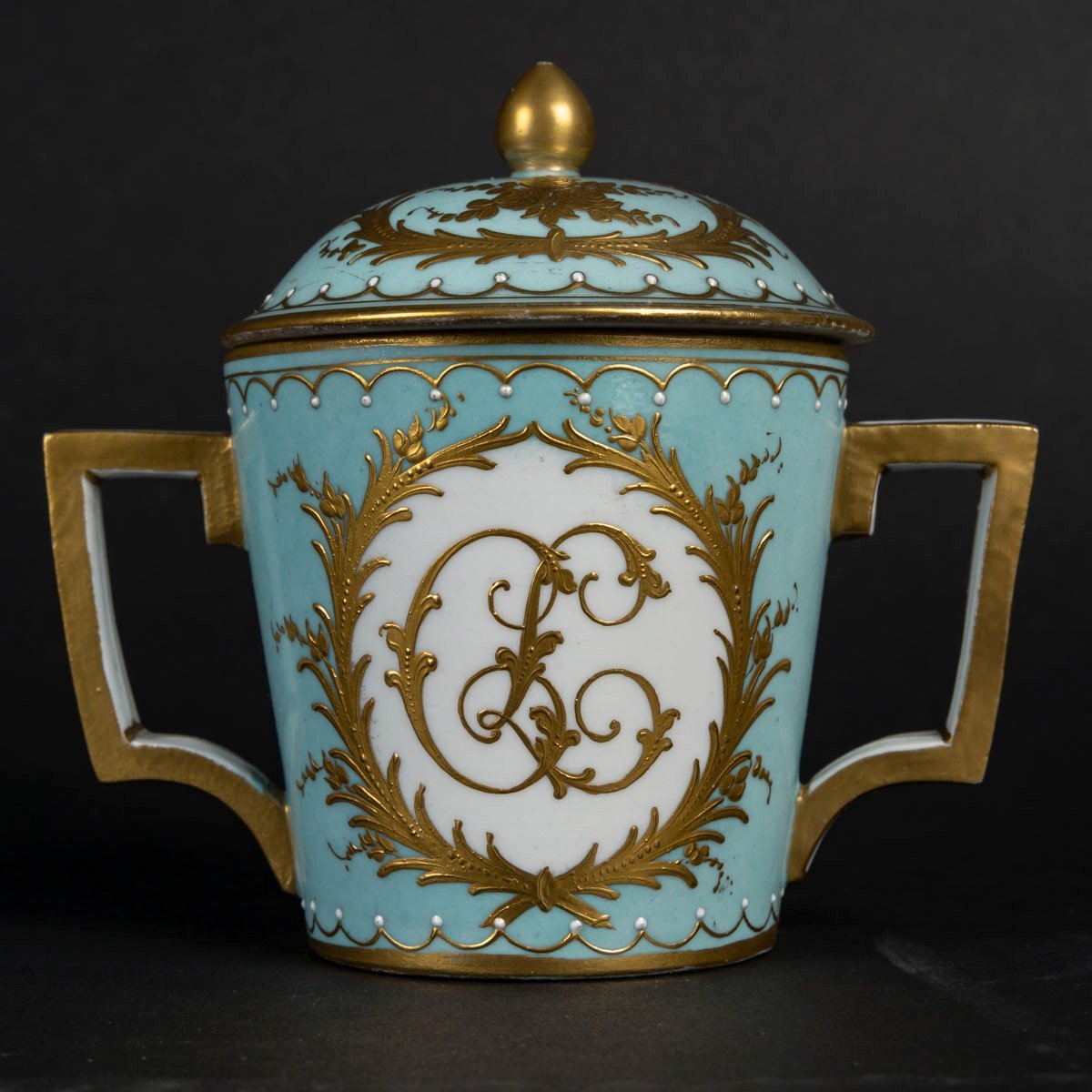 19th Century Pseudo Sèvres Celadon Trembleuse Cup-photo-1