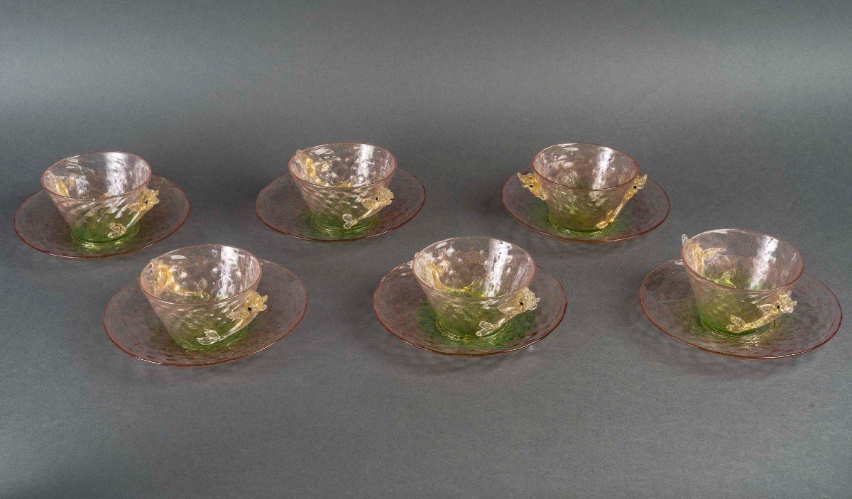 Salviati Dott.antonio 1875 Six Finger Bowls And Six Green And Pink Saucers With Dolphins