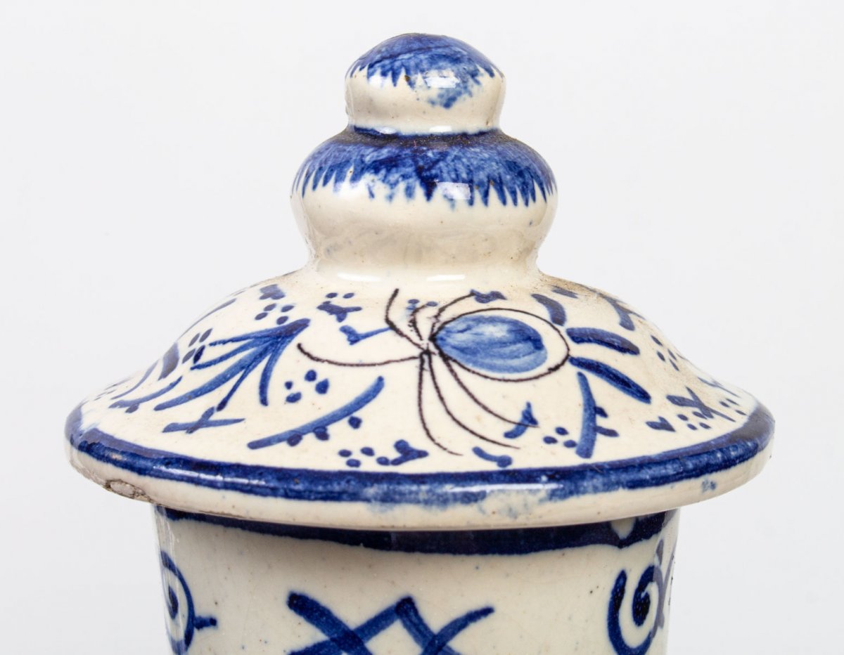 Paire de vases couverts  Delft  (19ème)-photo-1