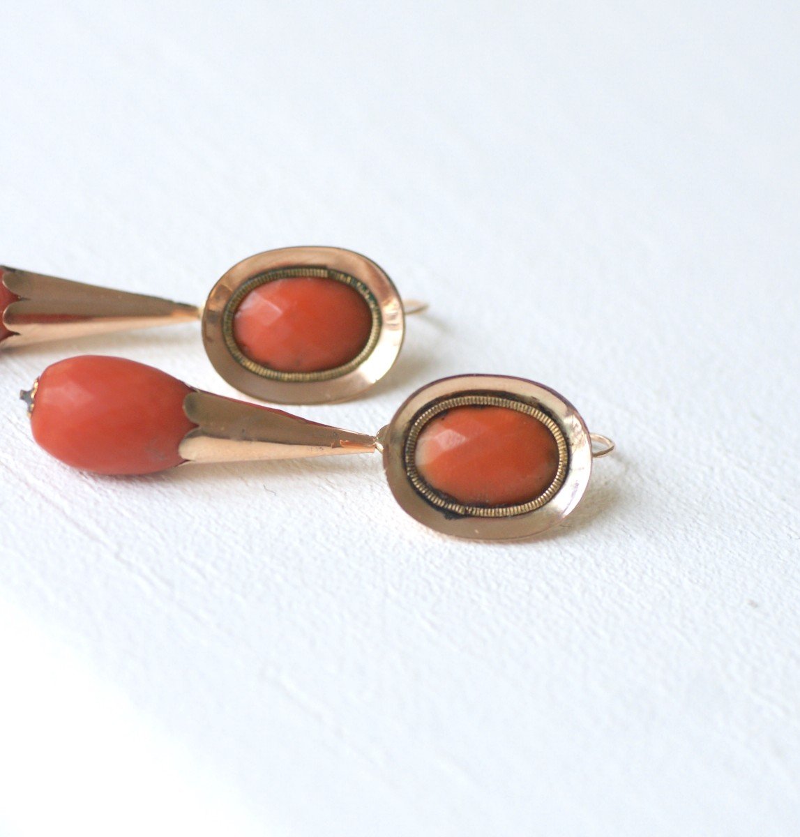 Boucles d'Oreilles Pendantes Gouttes Anciennes En Or Rose Et Corail-photo-6