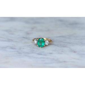 Vintage Trilogy Ring Emerald 2.20 Cts And Diamonds On Gold And Platinum