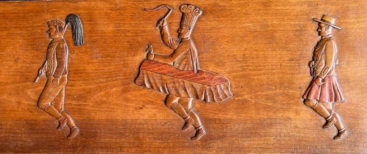 Carved Wooden Panel With Basque Dancers And Musicians L: 112 Cm H: 31 Cm-photo-4