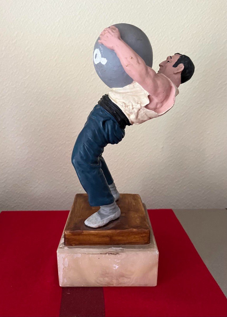 Resin Figurine On Marble Base, Commemoration Of The Basque Force Gala, Circa 1960, H: 28 Cm