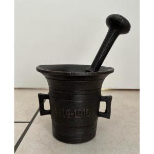 Cast Iron Pharmacy Mortar 1914-1916 With Its Pestle. Origin: Austria H: 12 Cm