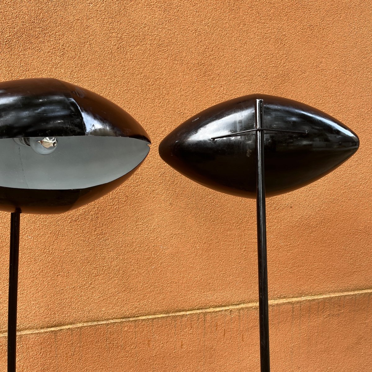 India Mahdavi 'fantomas' Pair Of Lamps / Floor Lamps, Eye-ball Design, Black Lacquered Steel-photo-3