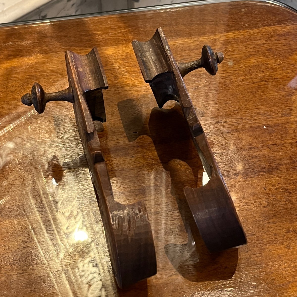 Pair Of Hindu Priest Or King Paduka, Teak Wood And Brass Fillets, 19th Century-photo-5