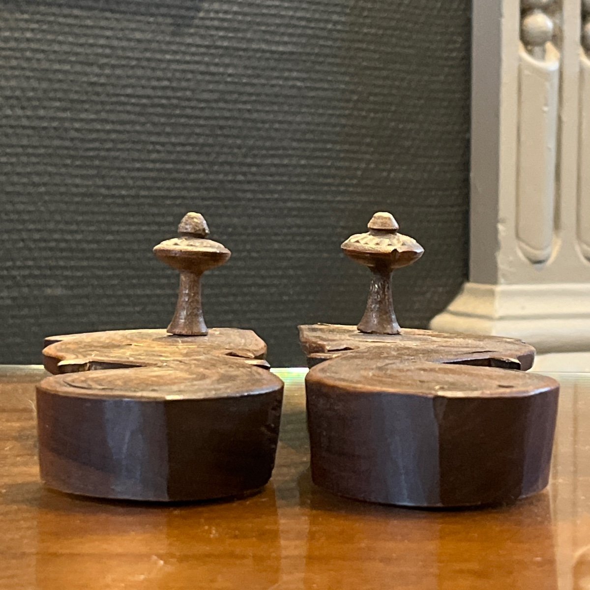 Pair Of Hindu Priest Or King Paduka, Teak Wood And Brass Fillets, 19th Century-photo-8