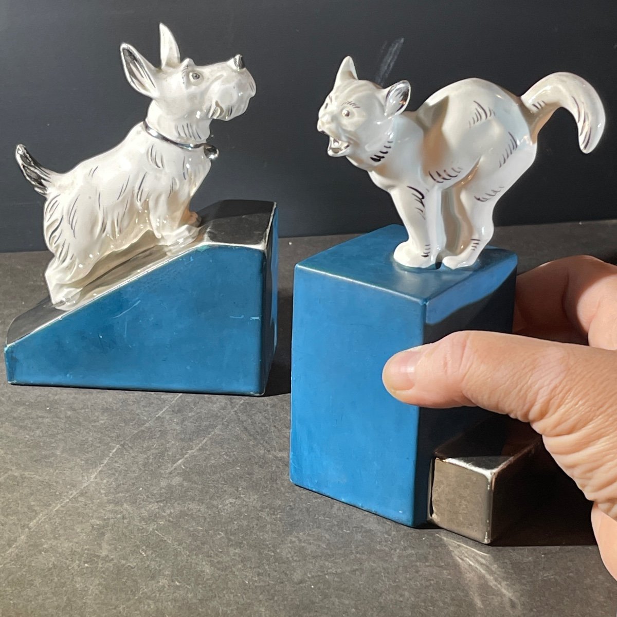 Asymmetrical Art Deco Bookends, Scottish Terrier Dog And Cat, White Blue Chrome, Ceramic-photo-2