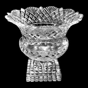 Val Saint Lambert, Large Cup / Drageoir On Foot In Richly Cut Crystal, Vonèche Style