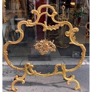 Louis XV Style Fire Screen From The Late 19th Century In Gilded Bronze 