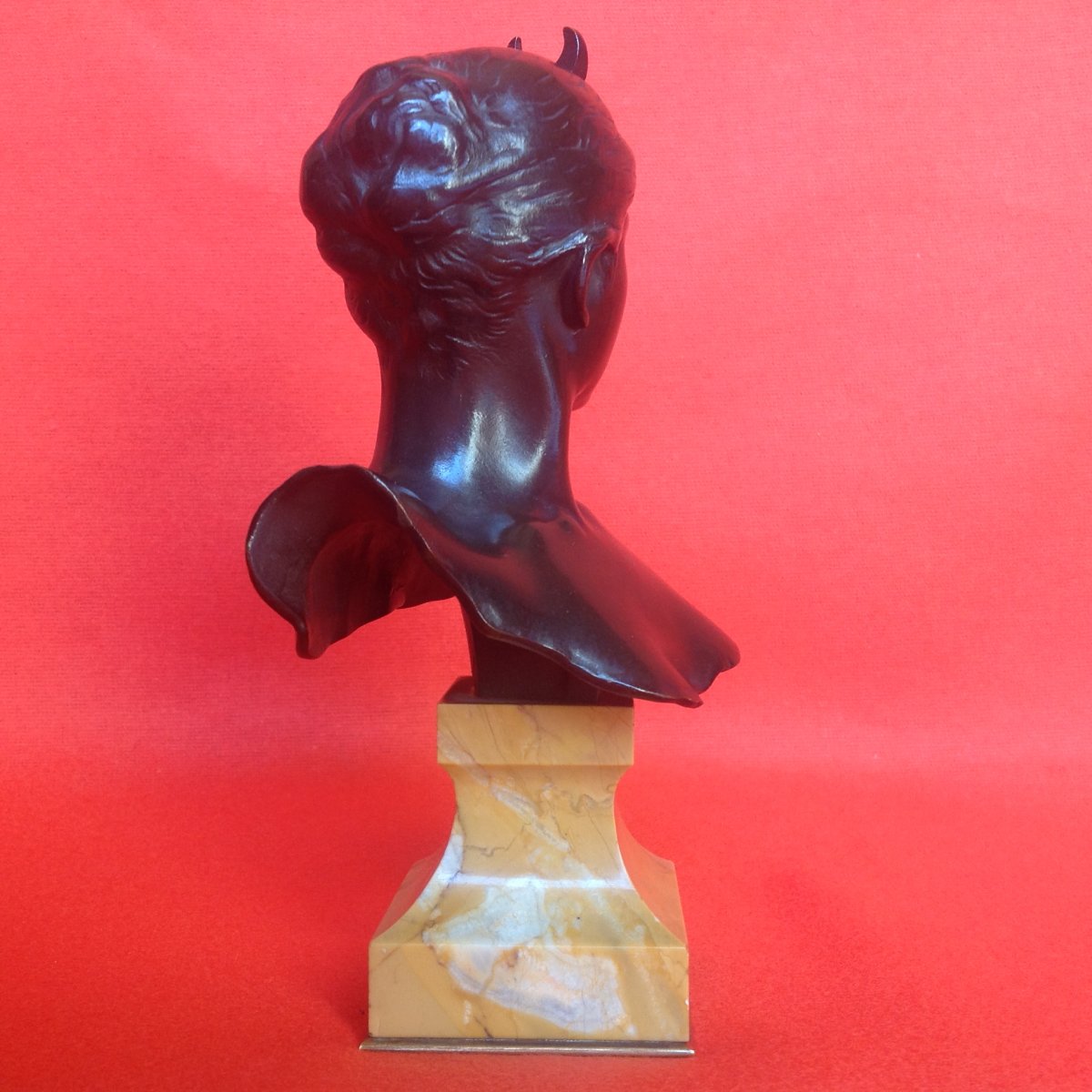 Diane Chasseresse Bust Bronze-photo-1