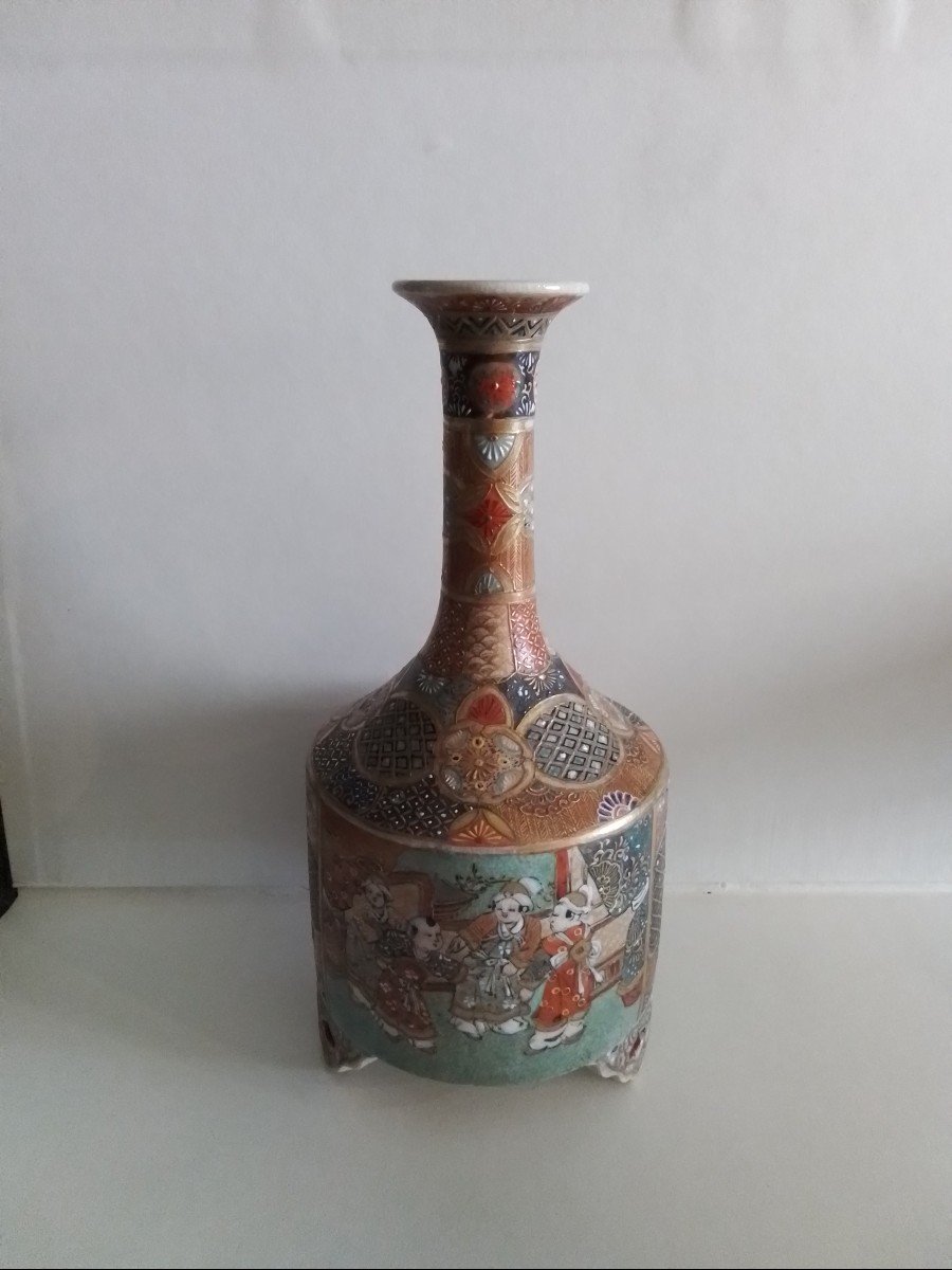 Satsuma vase soliflore en  céramique  Japon 19e siècle 