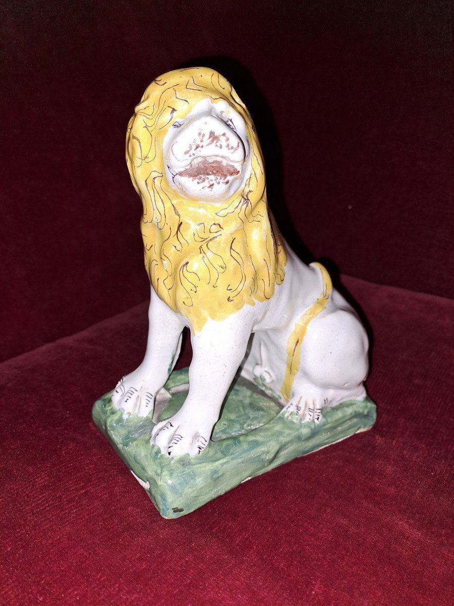 Lunéville Lion In Polychrome Earthenware From The 18th Century 