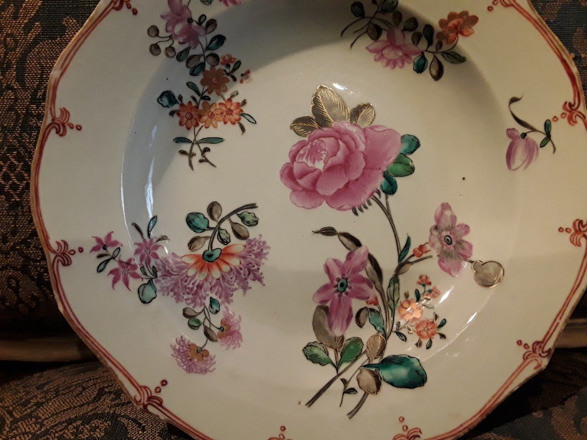 Chine Compagnie Des Indes Rare  Assiette  à Decor De Fleurs  Inspirée  De Meissen époque 18e Si-photo-2