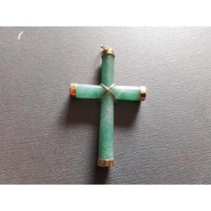 Croix En Jade Et Or 18 Carats 20e Siècle 