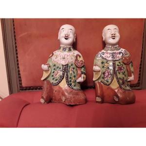 Chine Deux Ho Ho En Porcelaine Polychrome    Formant Paire époque Début Du 19e Siecle Jiaquing