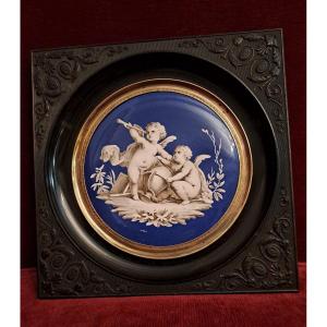 Peinture Sur Porcelaine  Grisaille Sur Fond Bleu Céleste Allégorie  époque Fin Du 19e Siecle