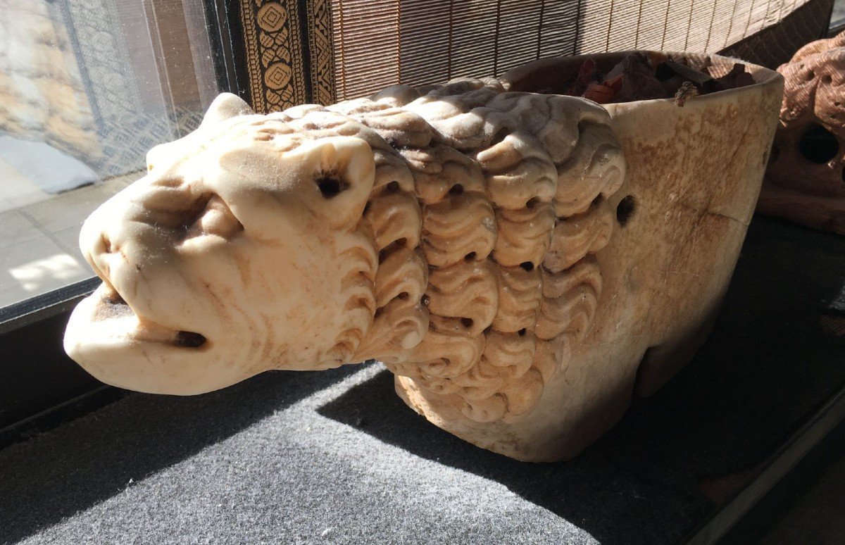 Lion Head Fountain Element In Engraved Stone