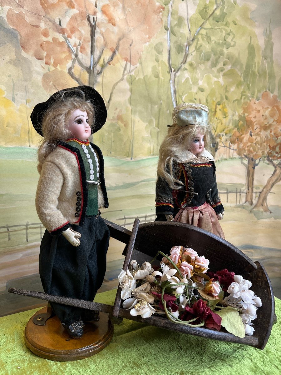 All Original Pair Of French Jumeau Fashion Dolls And Wheelbarrow-photo-2