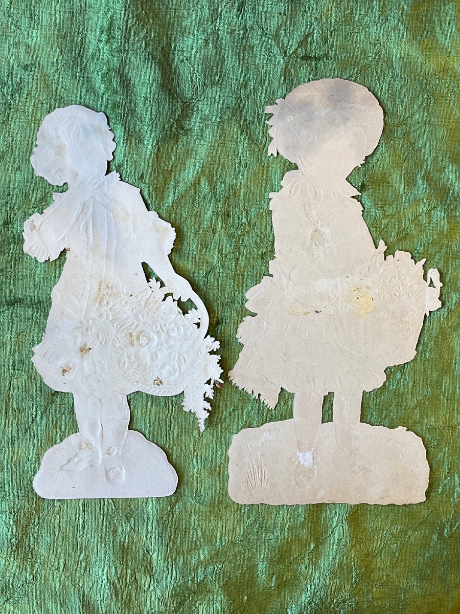 2 Big Die-cut Victorian Scraps Representing 2 Girls With Flowers-photo-2