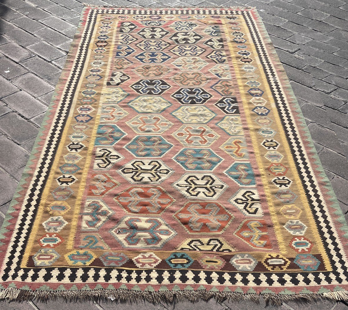 Rug Kilim Made By The Gashgai Tribes.  1.60 X 2.95 Meters -photo-1