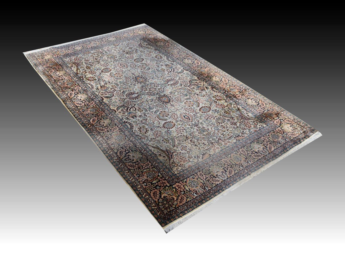 Kashmir Silk Oriental Rug: 1.68 X 2.63 Meters -photo-4