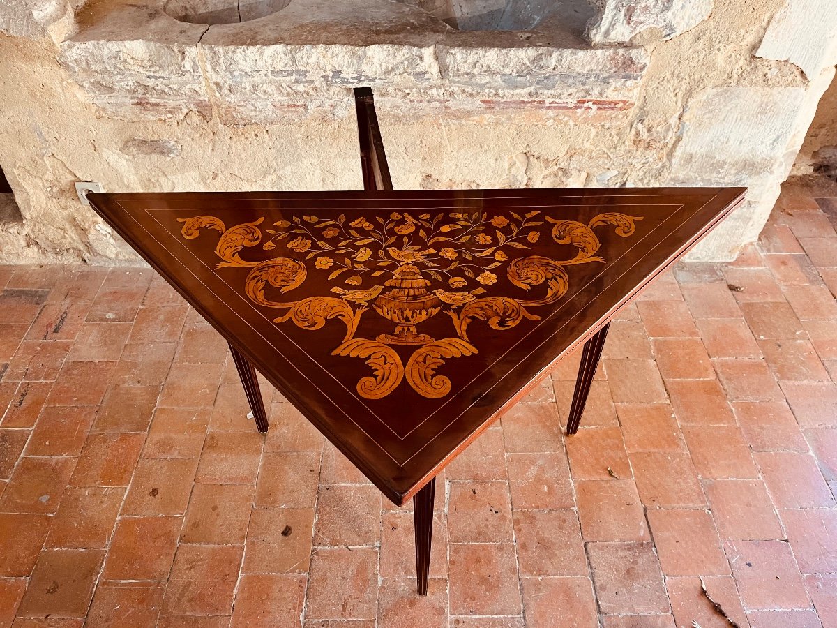 Table à Jeux Hollandaise Du XVIIIe Pliante En Marqueterie 