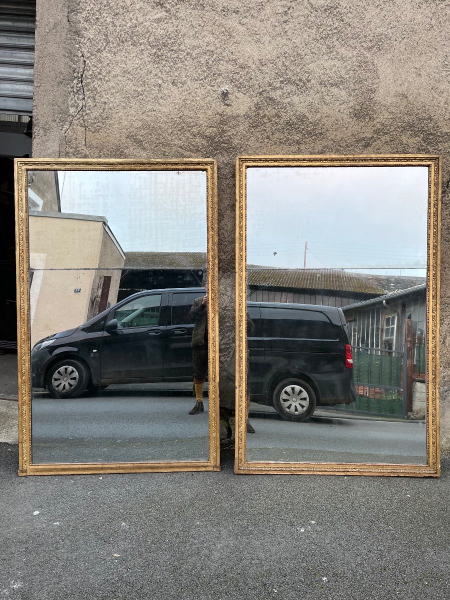 Paire De Grand Miroirs En Bois Doré D’époque XVIIIe 