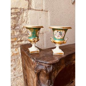 Pairs Of Medici Vases In Paris Porcelain With A Green Background 