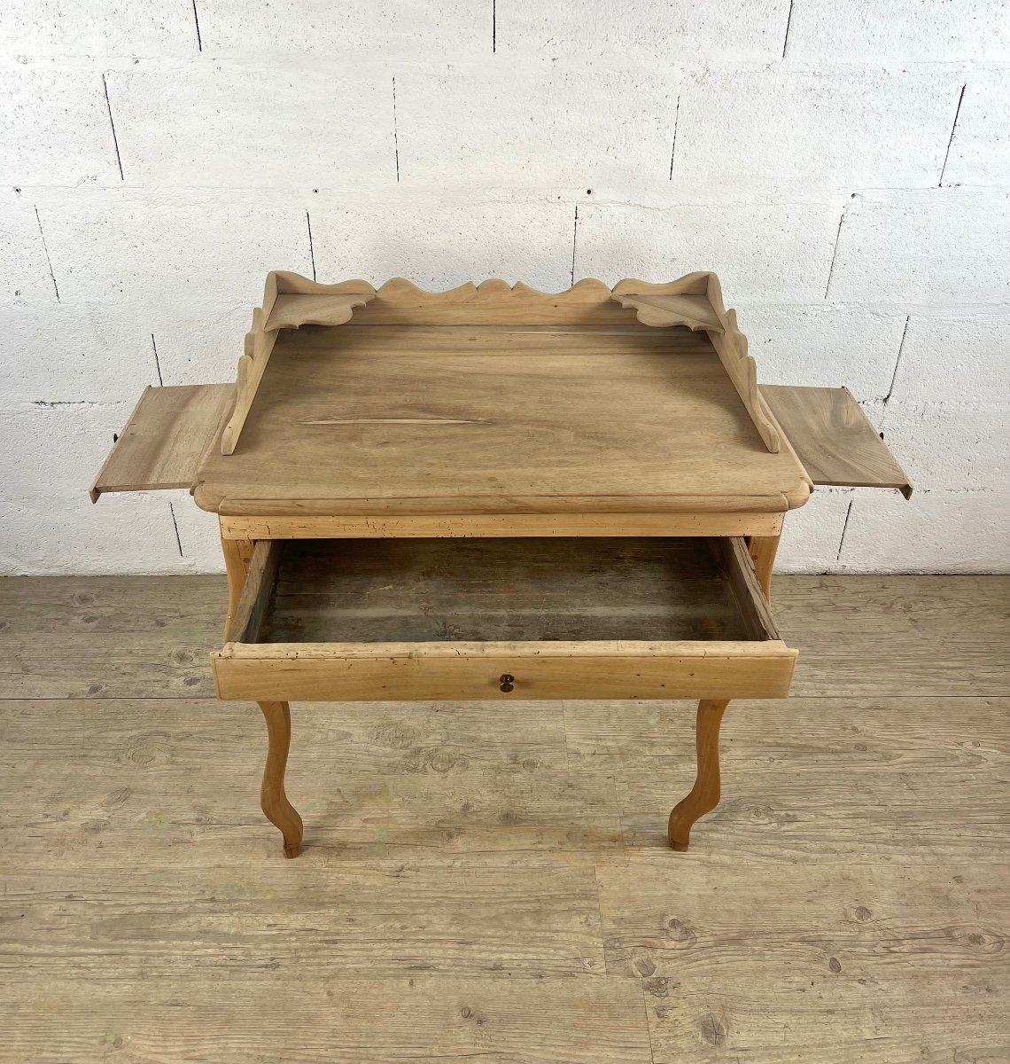 Provençal Walnut Office Table-photo-2