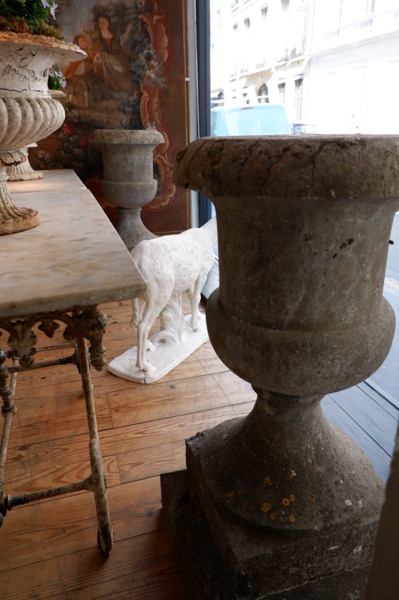 Paire De Vases En Pierre Sur Socle-photo-3