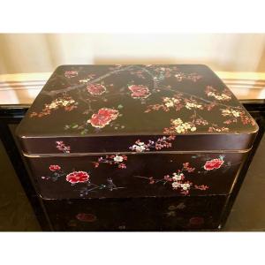 Large Lacquered Box With Compartment, China, 19th Century 