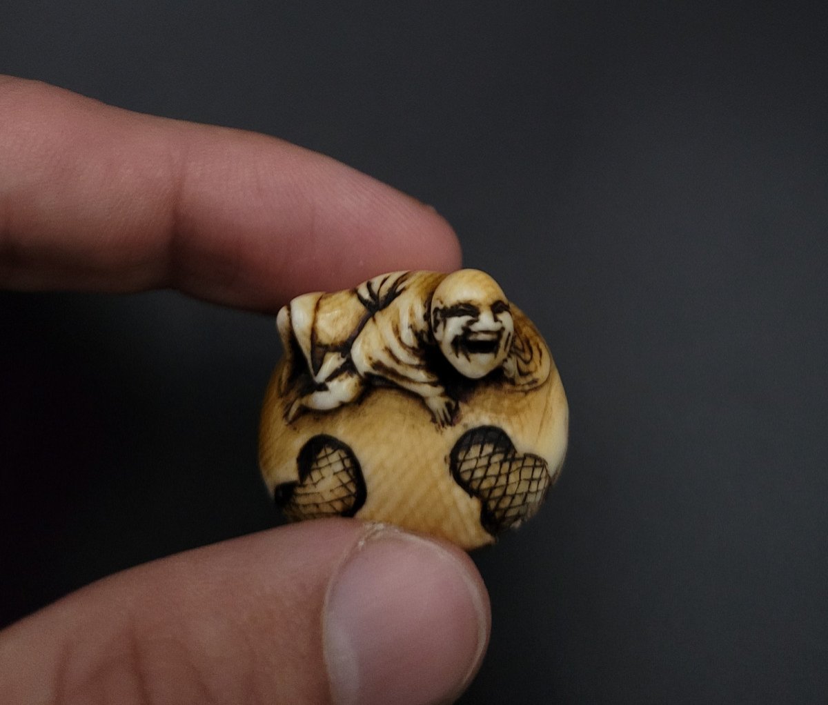 Netsuke - Bonze Laughing On A Mokugyo - Ivory - 19th Century-photo-2