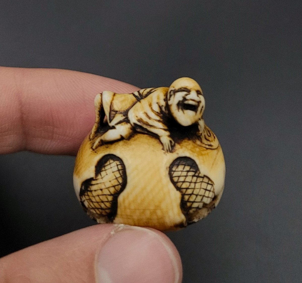 Netsuke - Bonze Laughing On A Mokugyo - Ivory - 19th Century