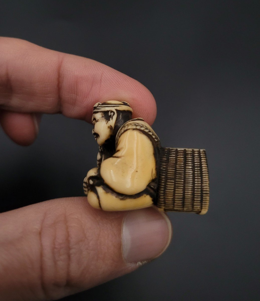 Netsuke - Sleeping Villager With Pipe And Basket - Ivory - Meiji Era-photo-4