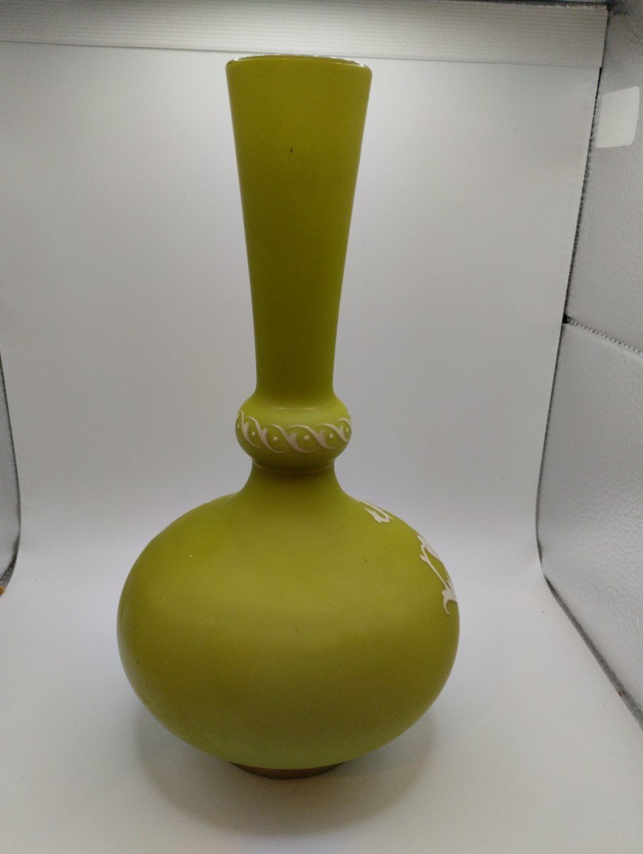  Vase En Opaline  -Doublé et émaillé - Manufacture Harrach-  Bohème - Vers 1870-photo-3