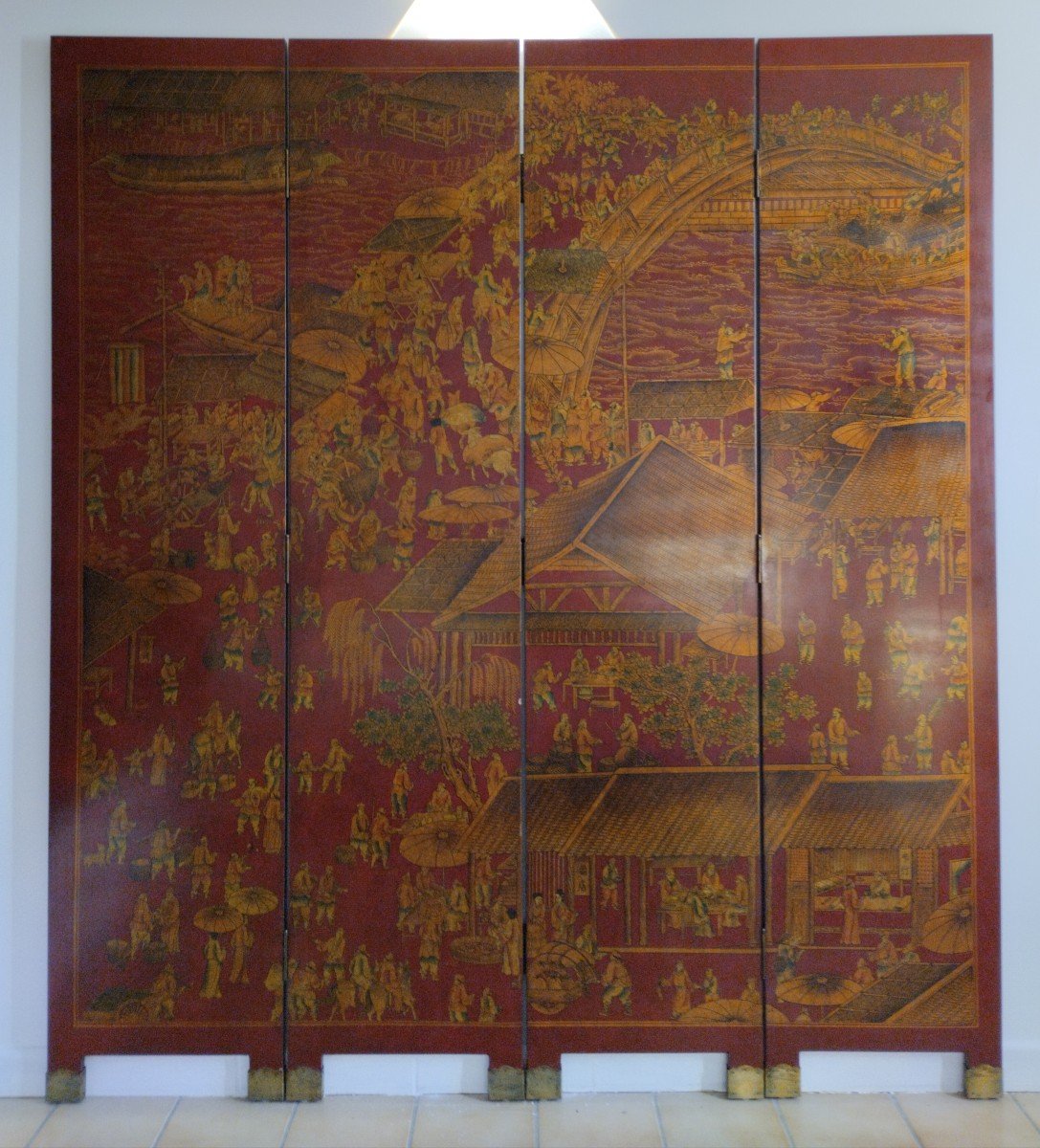 Screen - Four Leafs - Laque- Red And  Gold -  Circa 1930.