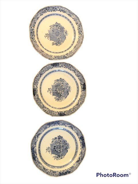 Suite De Trois Assiettes-porcelaine De Chine-décor Au Panier Fleuri-XVIII-photo-1