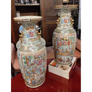 Pair Of Vases - China - Canton -  Qing Dynasty - Late 19th Century.