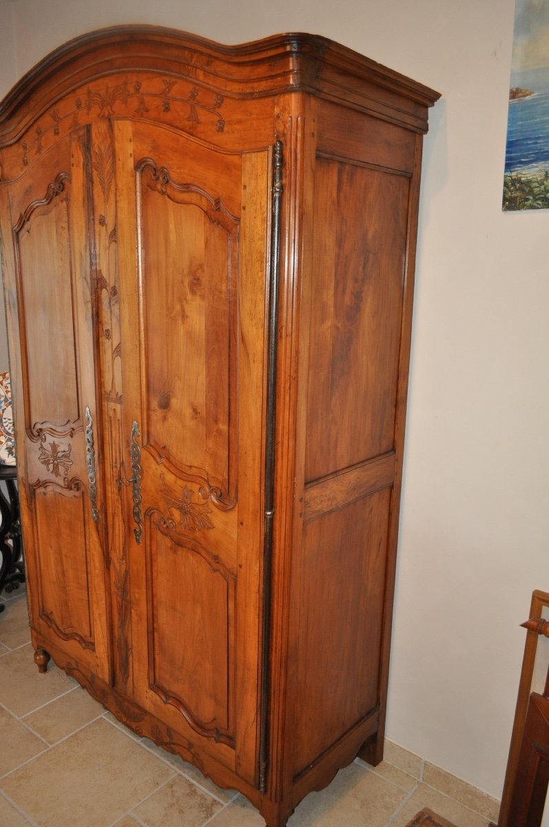 Small Antique Louis XV Cabinet From The Loire Valley With Gendarme's Hat In Pear Wood, 18th Century -photo-3