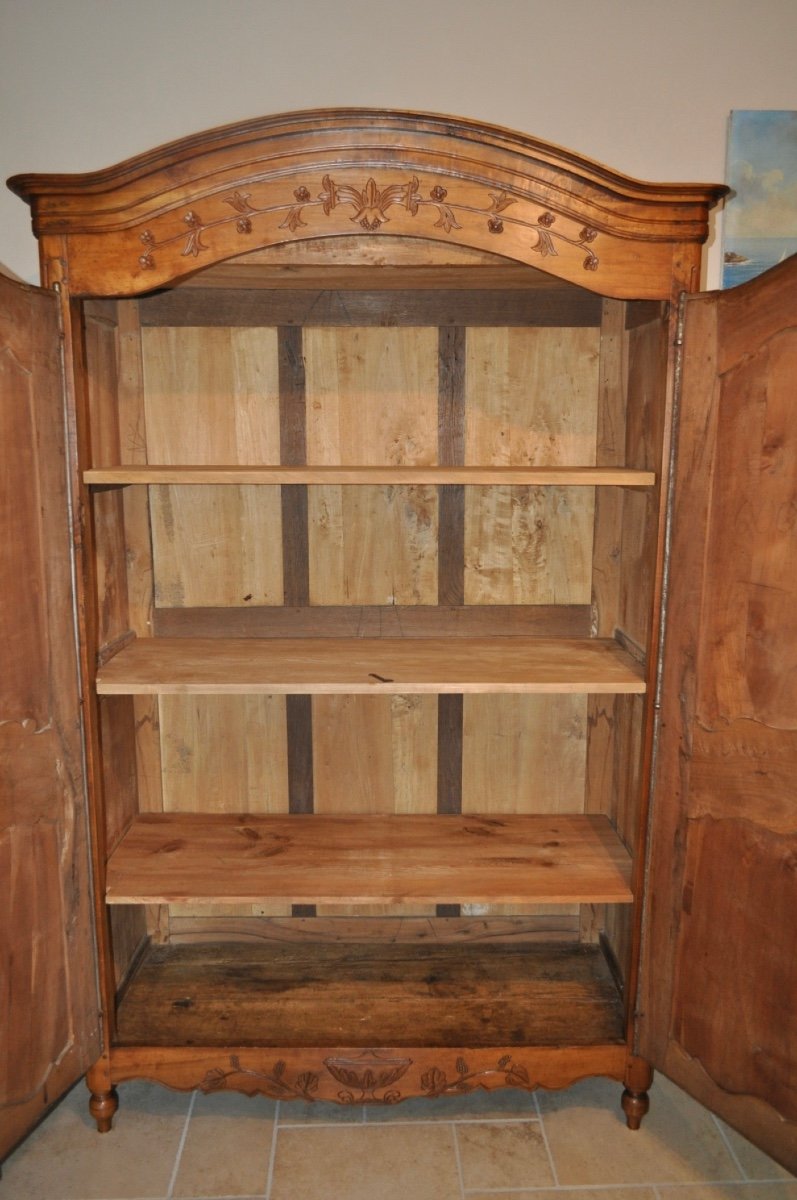 Small Antique Louis XV Cabinet From The Loire Valley With Gendarme's Hat In Pear Wood, 18th Century -photo-4