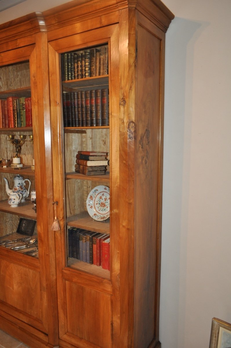 Large Antique Display Cabinet Or Bookcase With 3 Doors In Blond Walnut From The Louis Philippe Period, 19th Century-photo-2